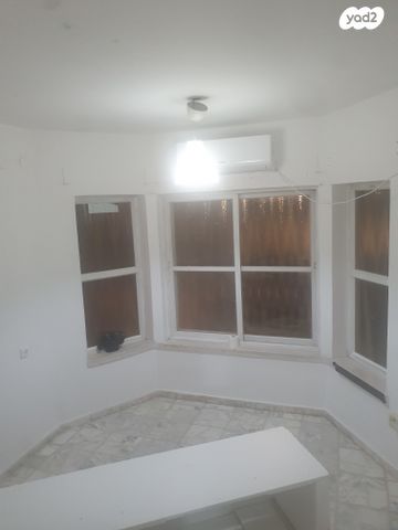 דירת גן, האלון 26, שאר העיר, כפר יונה