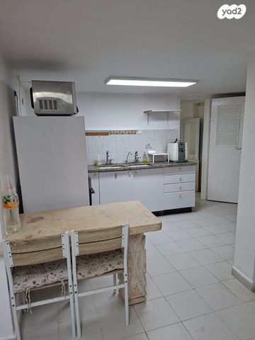 יחידת דיור, הרצפלד 1, שיכון עממי, הוד השרון