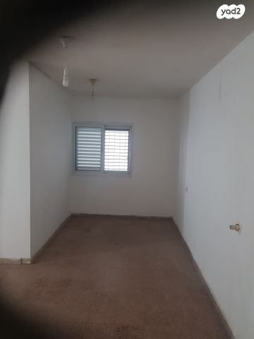 דירת גן, טרומפלדור 5, אגרובנק, חולון