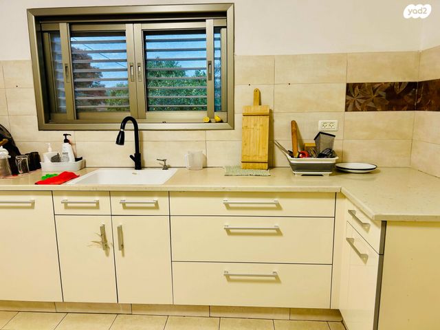 בית פרטי/ קוטג', מעלה הרימון 54, ינוב, ינוב