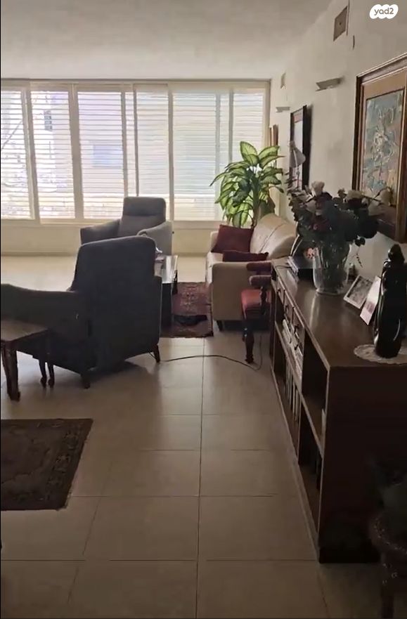 ש. בן ציון 12