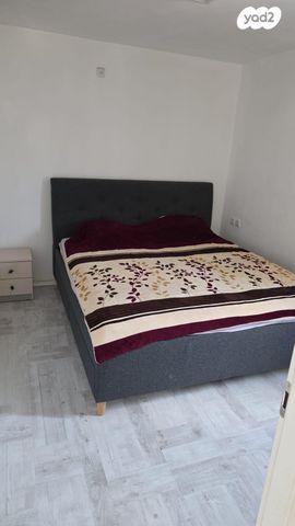 יחידת דיור, חנה סנש 2, יצחק שדה, אזור