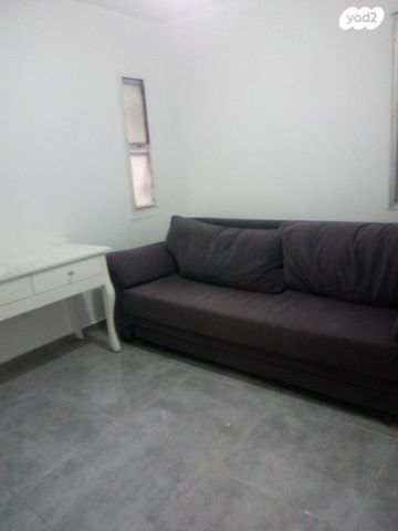 דירה, הגיבורים 12, שיכון ב, טבריה