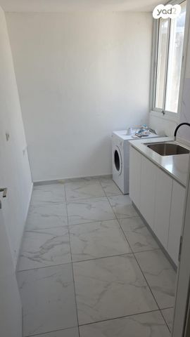 יחידת דיור, חנה סנש 2, יצחק שדה, אזור