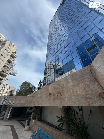 חנויות/ שטח מסחרי, דרך זאב ז'בוטינסקי 35, תל בנימין, רמת גן