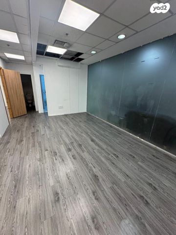 חנויות/ שטח מסחרי, דרך זאב ז'בוטינסקי 35, תל בנימין, רמת גן