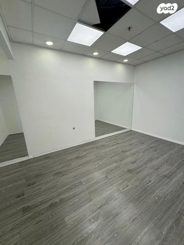 חנויות/ שטח מסחרי, דרך זאב ז'בוטינסקי 35, תל בנימין, רמת גן