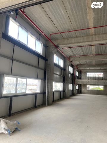 מחסנים, בעלי המלאכה 1, אזור תעשיה, בית הסוהר המרכזי, רמלה