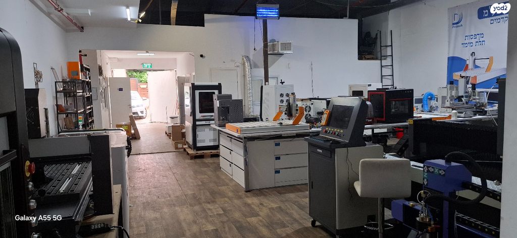 מחסנים, דרך הזית 27, בן שמן