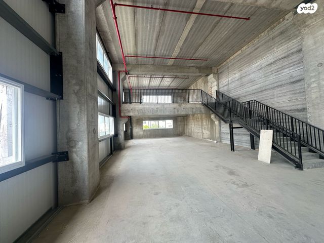 מחסנים, בעלי המלאכה 1, אזור תעשיה, בית הסוהר המרכזי, רמלה