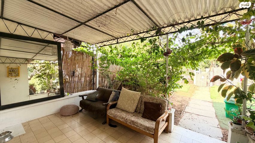 בית פרטי/ קוטג', הפרטיזנים 9, גבעת נוף, נס ציונה