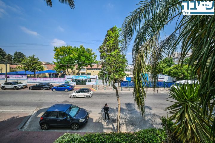 דירה, רחל הרשנזון, שעריים, רחובות