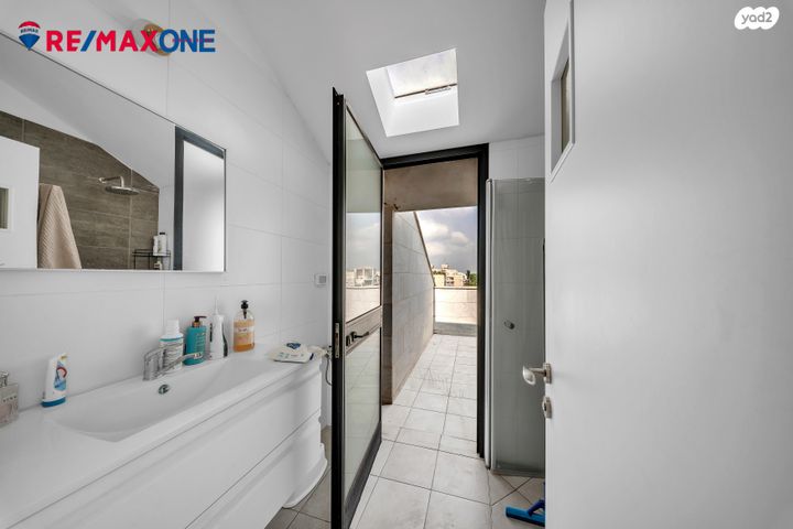 דופלקס, ברל כצנלסון, כפר סבא