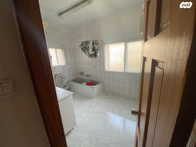 גג/ פנטהאוז, יוסי בן יועזר, קטמונים, ירושלים