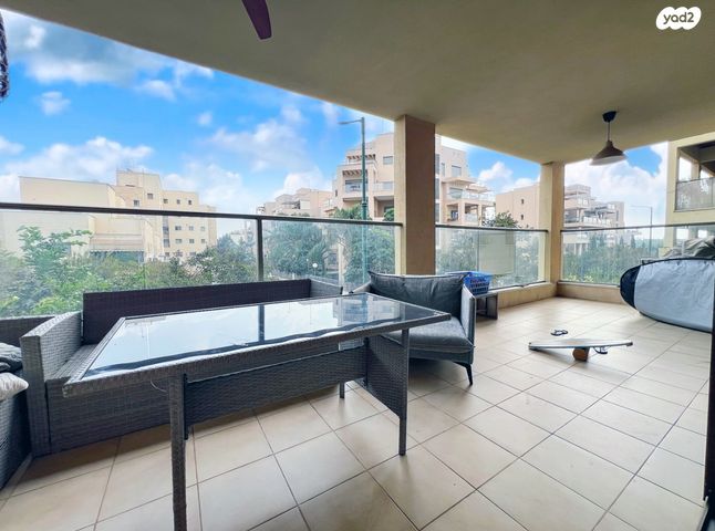 דירה, דן, הצבאית, כפר יונה