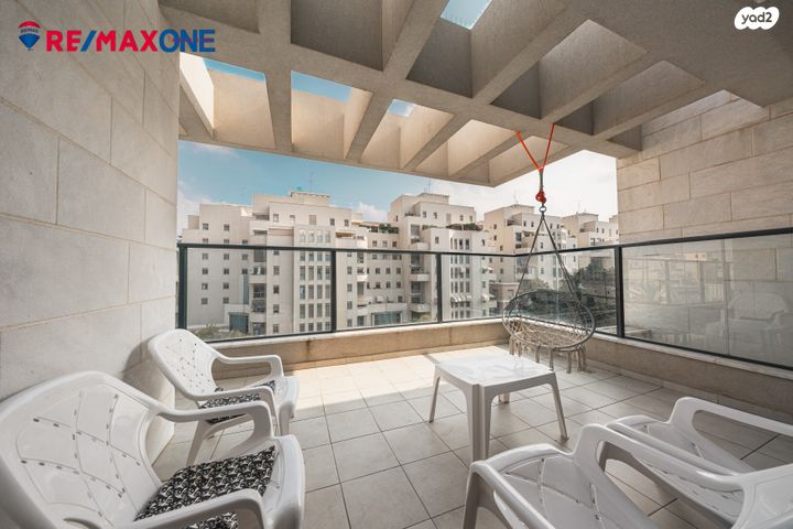 דופלקס, ברל כצנלסון, כפר סבא