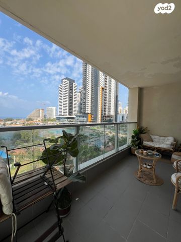 דירה, יוחנן הסנדלר 8, בת ים