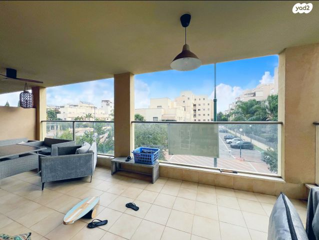 דירה, דן, הצבאית, כפר יונה