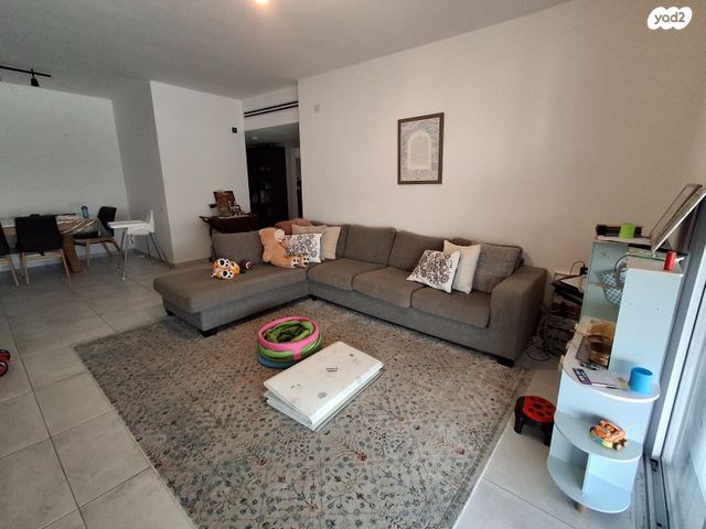 דירה, נעמי שמר, כרמי גת, קרית גת