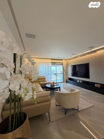 דירה, עוזי נרקיס, קרית רבין, חולון