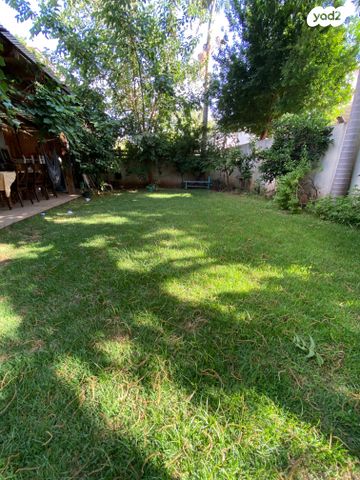 דו משפחתי, בנימינה גבעת עדה