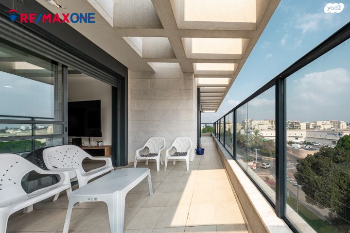 דופלקס, ברל כצנלסון, כפר סבא