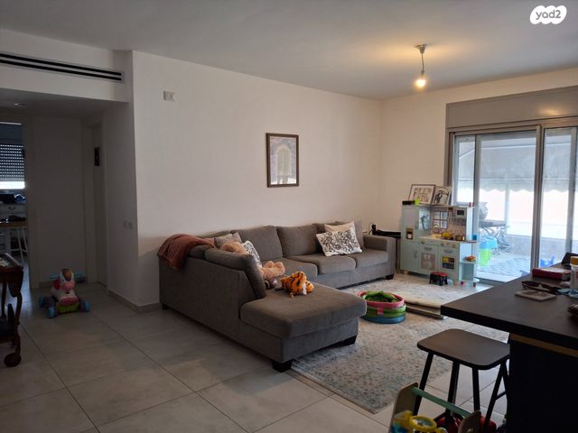 דירה, נעמי שמר, כרמי גת, קרית גת