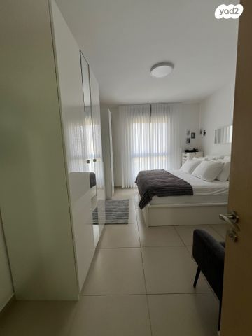 דירה, יוחנן הסנדלר 8, בת ים