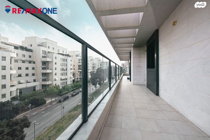 דופלקס, ברל כצנלסון, כפר סבא