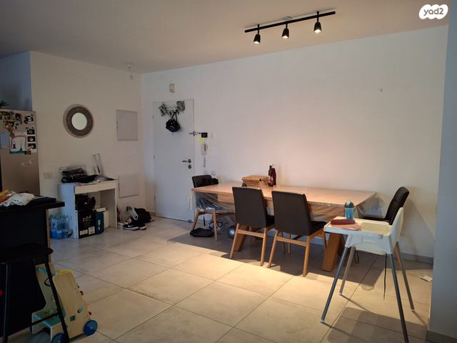 דירה, נעמי שמר, כרמי גת, קרית גת