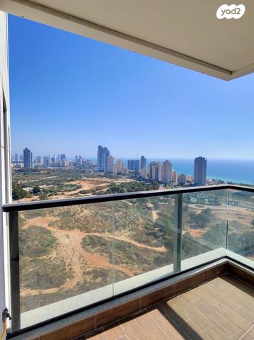 אמנון ליפקין שחק 