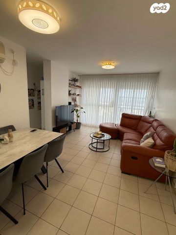 דירה, שמחה הולצברג 16, רמלה