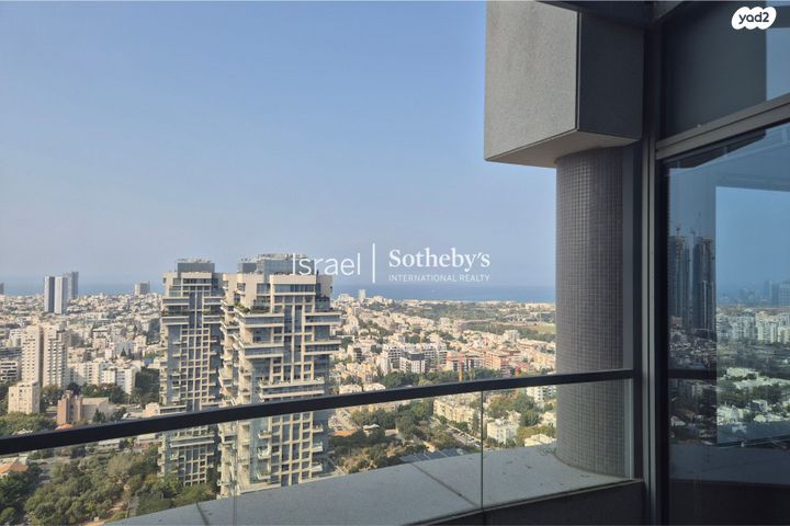 דירה, ניסים אלוני, צמרות איילון, פארק צמרת, תל אביב יפו