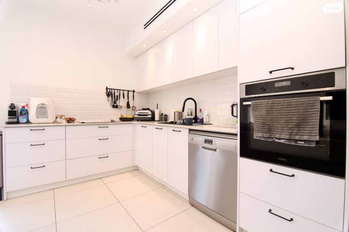 דירה, רעננה