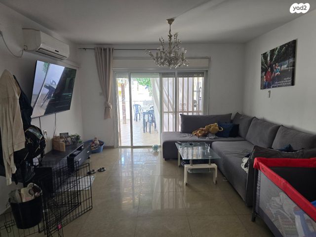 דו משפחתי, פלג, גבים, ערד