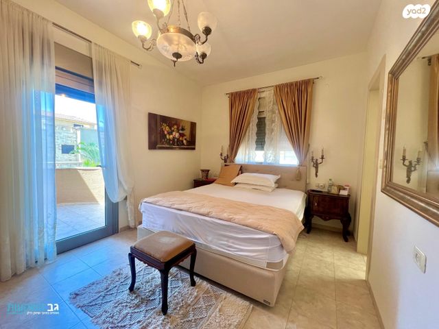 דו משפחתי, מרכב היישוב / מרכז עתלית, עתלית