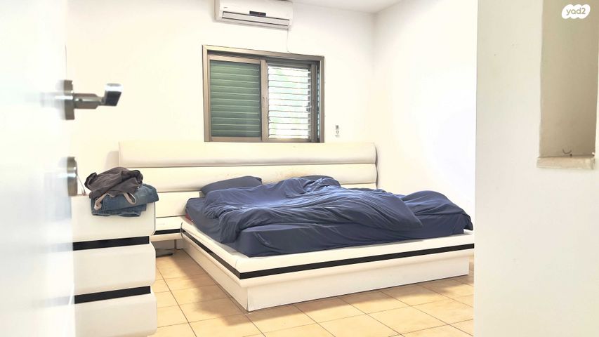 בית פרטי/ קוטג', יקותיאל אדם, נאות הפרחים, גן יבנה