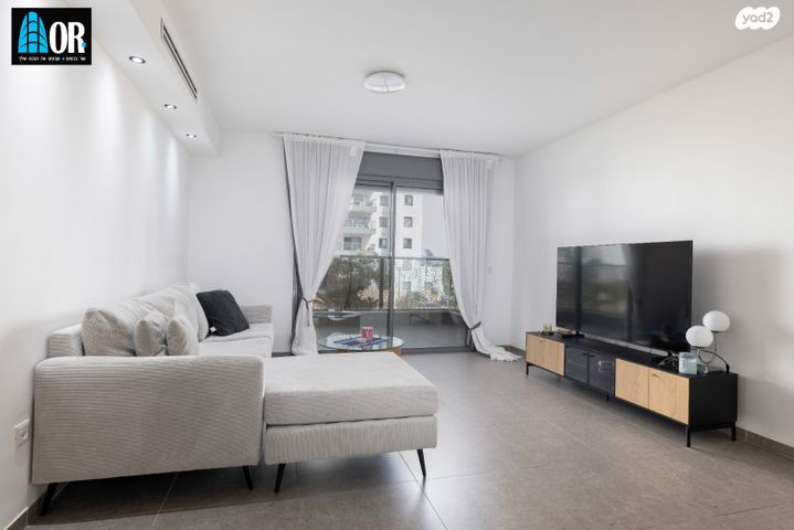 דירה, ש"י עגנון, נאות שמיר, יבנה