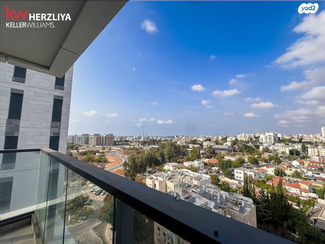 דירה, הרצליה