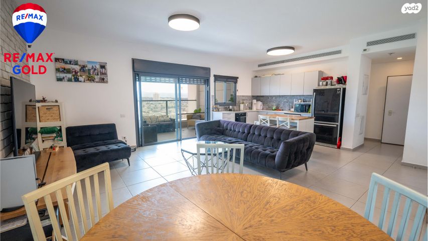 דירה, יגאל ידין 3, המגינים, מודיעין מכבים רעות