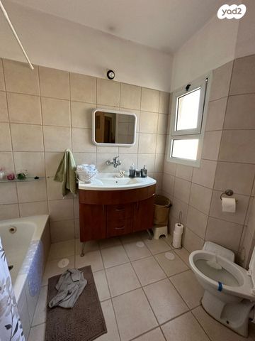 דירה, פקיעין, נווה אילן, אשקלון