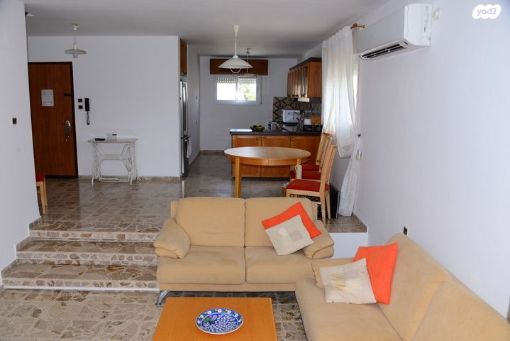 גג/ פנטהאוז, הגדוד העברי, קרית חיים מזרחית, חיפה