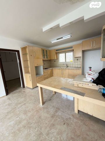 דירה, הרב עובדיה יוסף 40, מגדל העמק