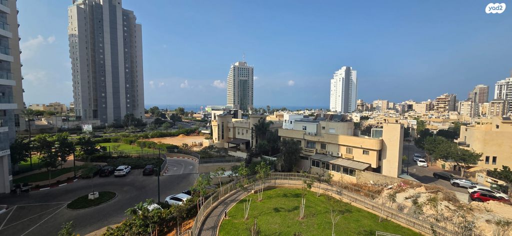 דירה, אמנון ליפקין שחק, נוף הטיילת, נתניה