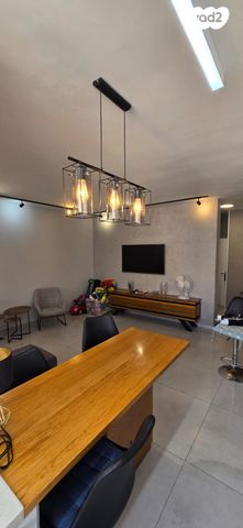 דירה, שדרות בר אילן 18, דרום מערב ותיק, בת ים