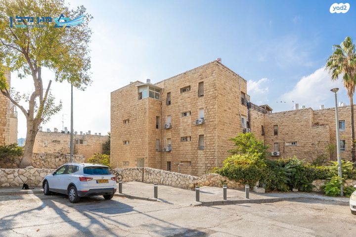 דירת גן, שלמה בן יוסף, ארמון הנציב, תלפיות מזרח, ירושלים