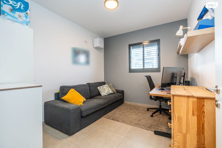 דירה, אור עקיבא