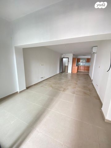 דירה, עזרא קורין 4, נווה חן, תל אביב יפו