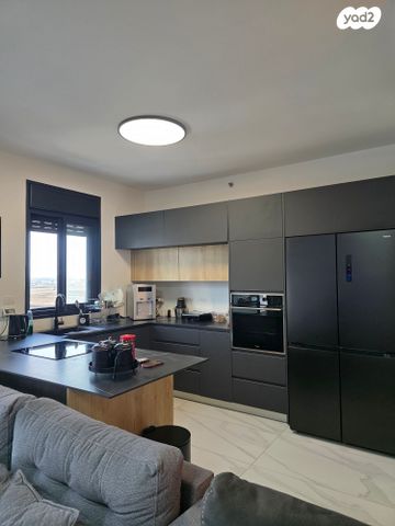 דירת גן, הרימון 61, הפרחים, קרית גת