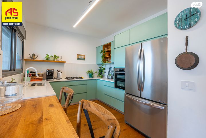 דירה, המייסדים, פרדס חנה כרכור